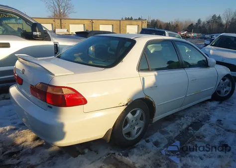 2000 Honda Accord 3.0 Ex from USA, damaged, VIN 1HGCG165XYA034116